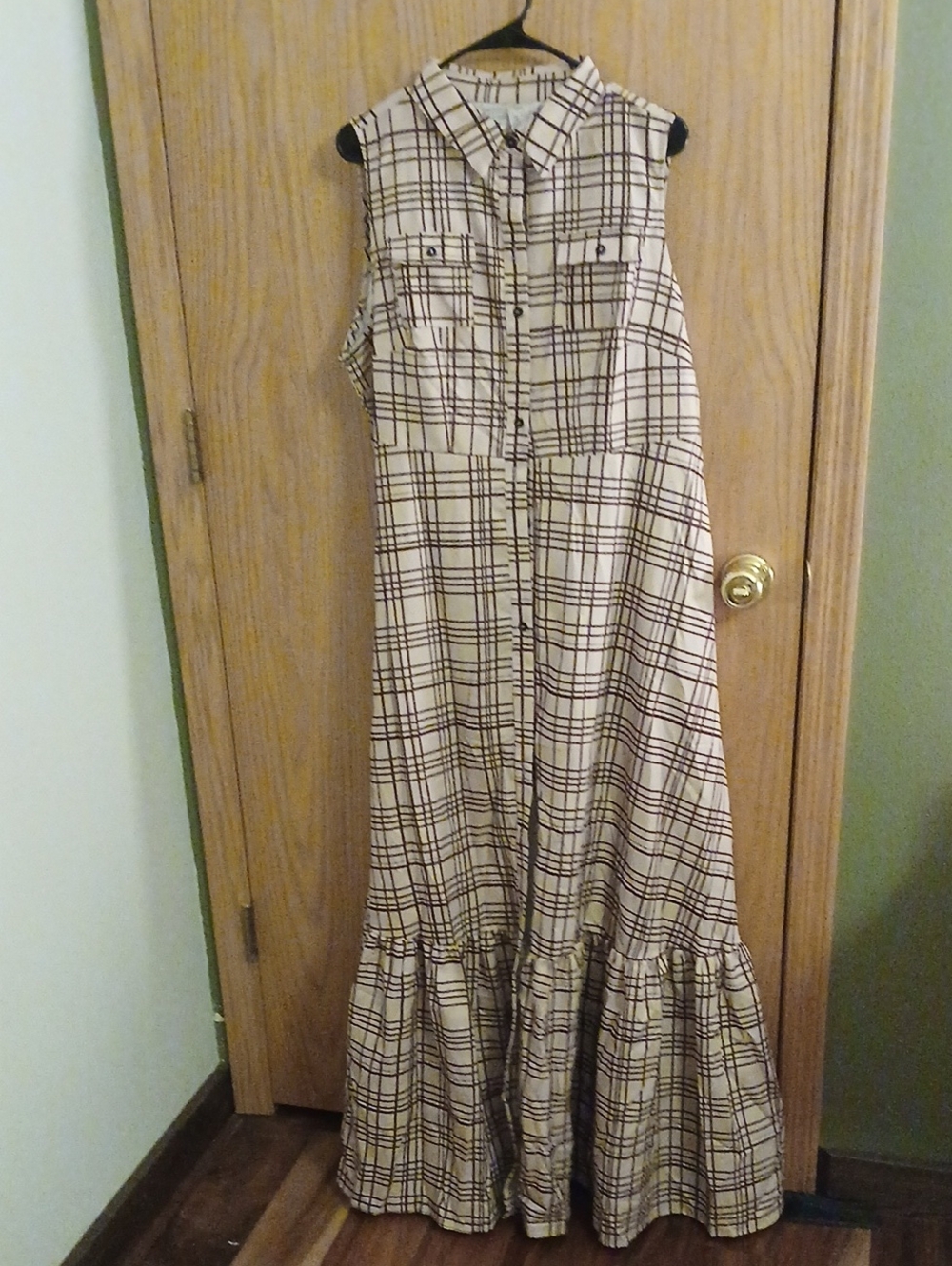 Sleeveless Plaid Maxi Dress - Cream and Brown
